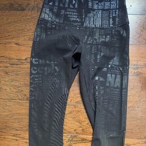 Womens Lululemon Print Leggings (USED)